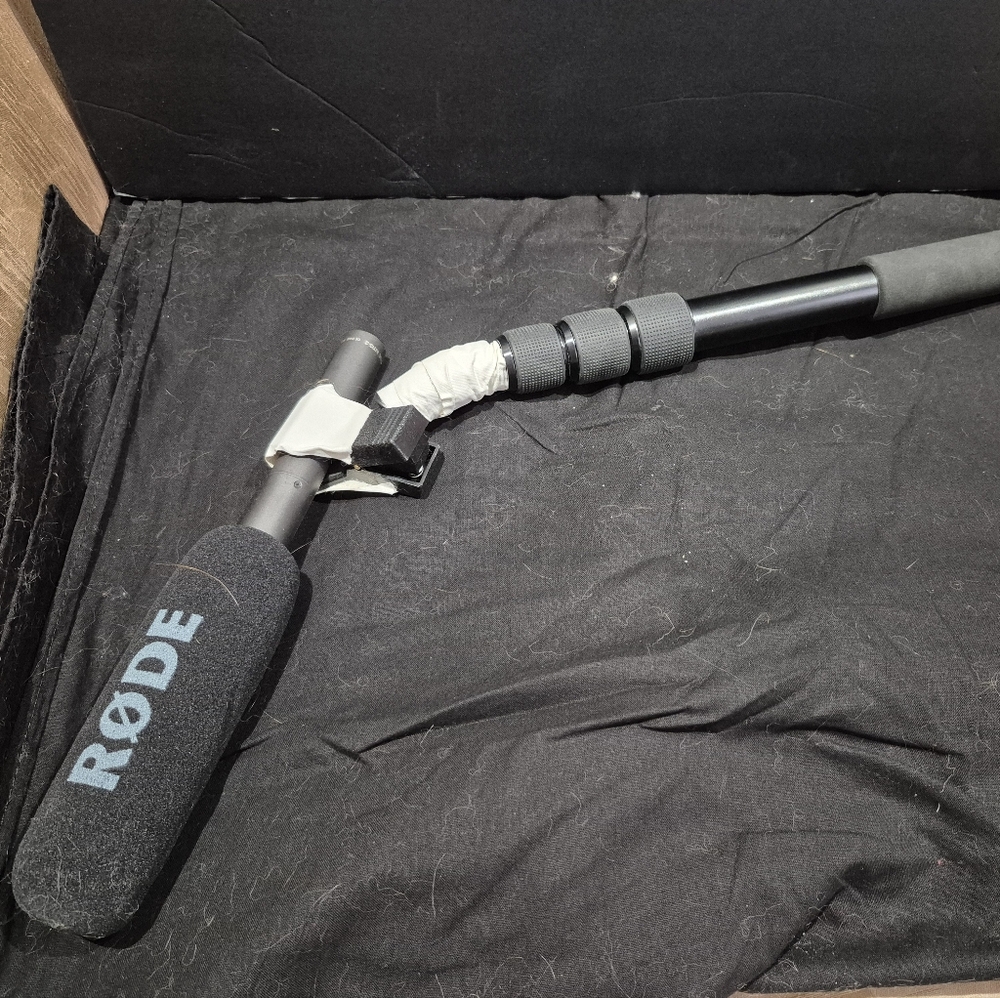 RØDE Microphone with Boom Arm